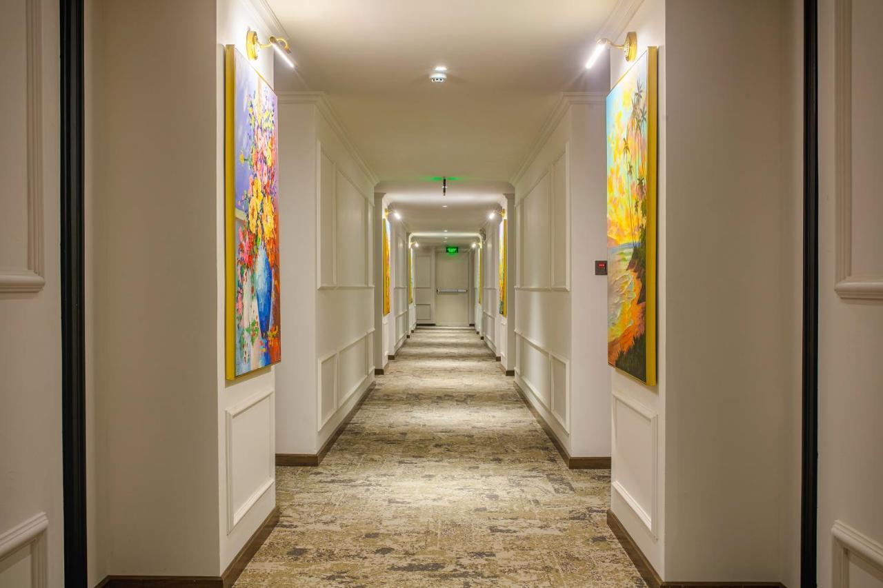 Grand Sunrise Palace Hoi An- A Luxury Indochine Hotel & Spa Exterior photo A corridor at the hotel