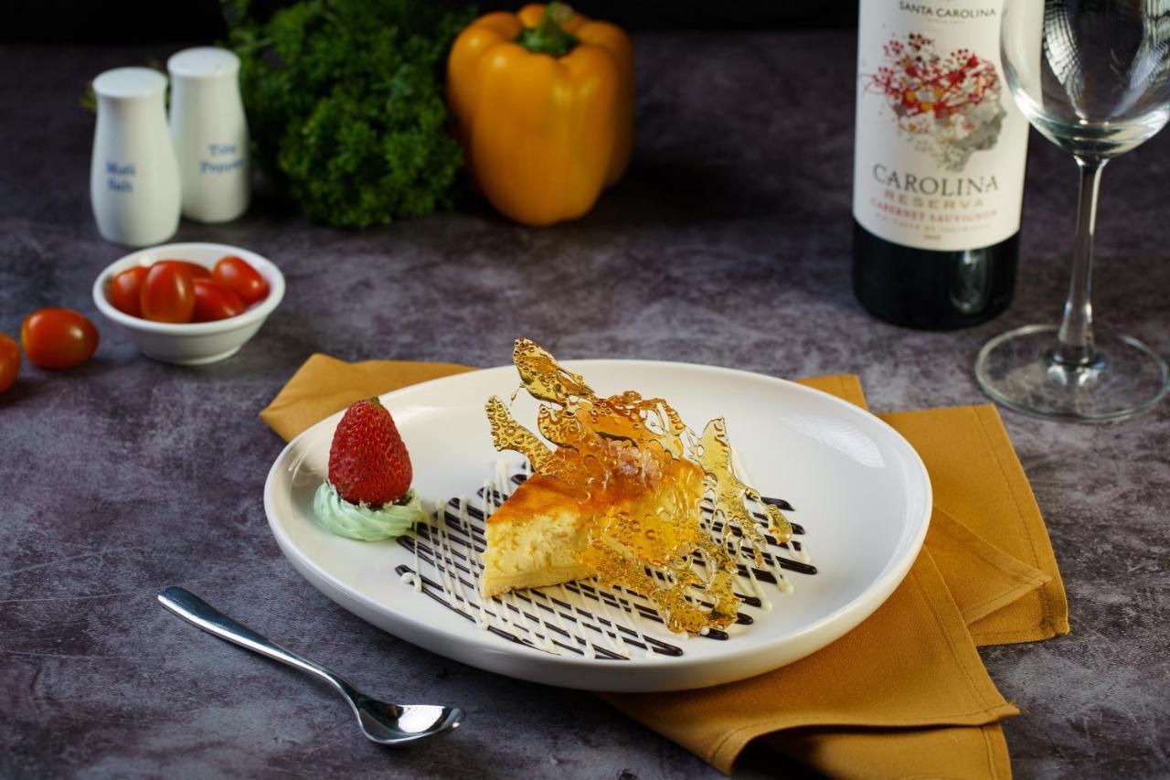 Grand Sunrise Palace Hoi An- A Luxury Indochine Hotel & Spa Exterior photo A cheesecake with a caramel lattice