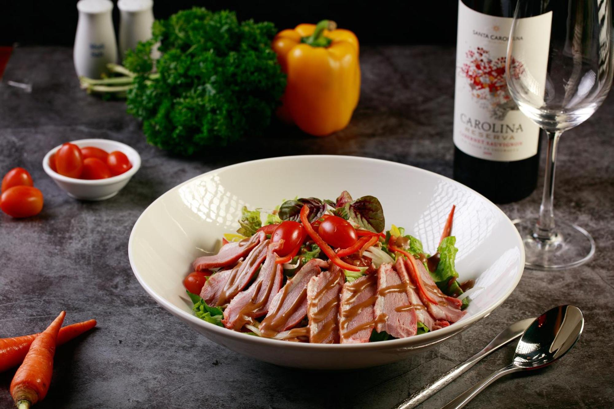 Grand Sunrise Palace Hoi An- A Luxury Indochine Hotel & Spa Exterior photo Smoked duck salad
