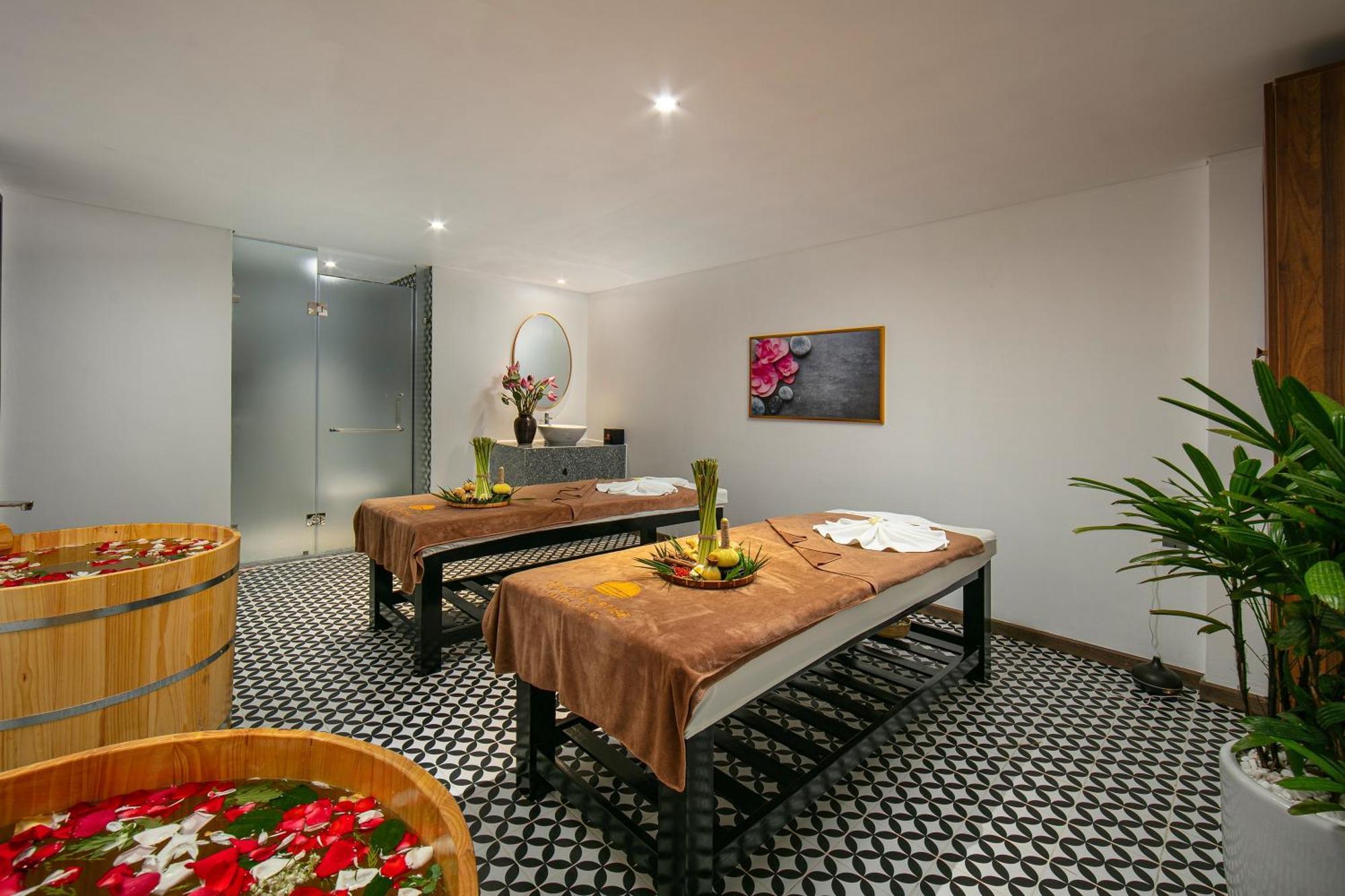 Grand Sunrise Palace Hoi An- A Luxury Indochine Hotel & Spa Exterior photo A spa in Ho Chi Minh City, Vietnam