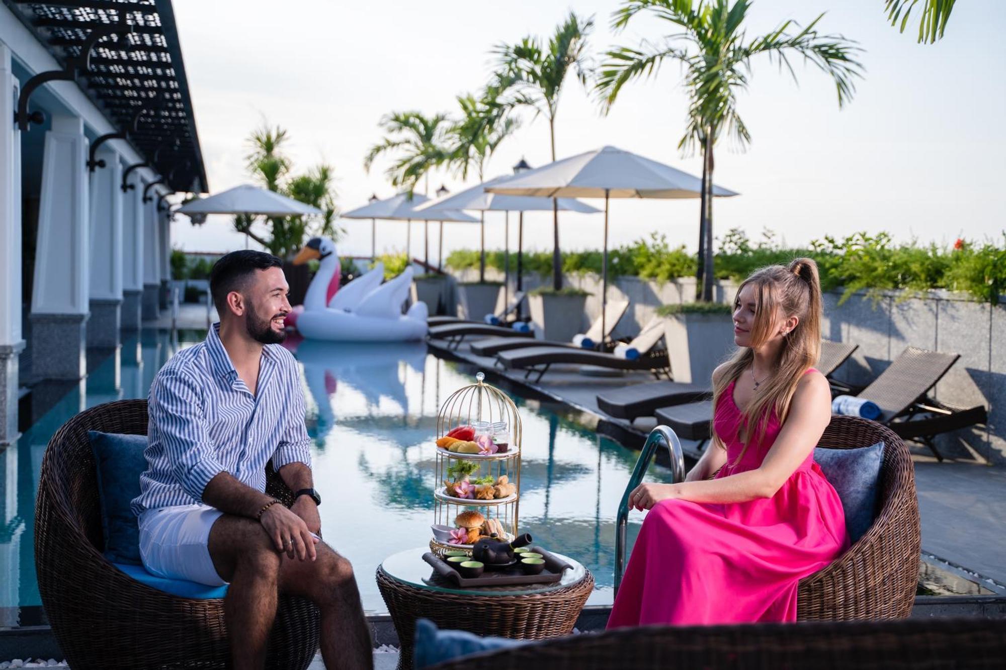 Grand Sunrise Palace Hoi An- A Luxury Indochine Hotel & Spa Exterior photo Rooftop pool at the hotel