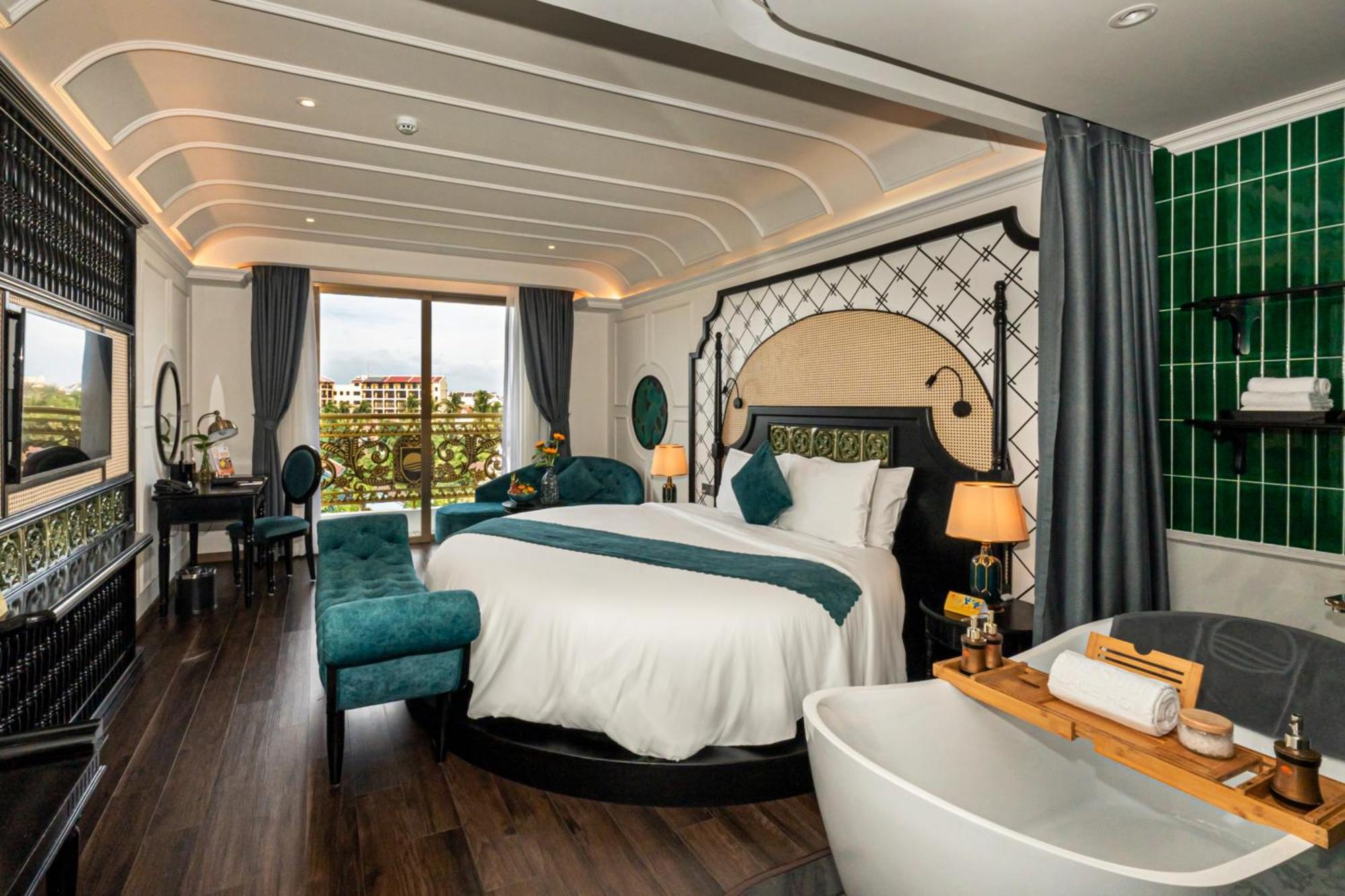 Grand Sunrise Palace Hoi An- A Luxury Indochine Hotel & Spa Exterior photo Deluxe Suite