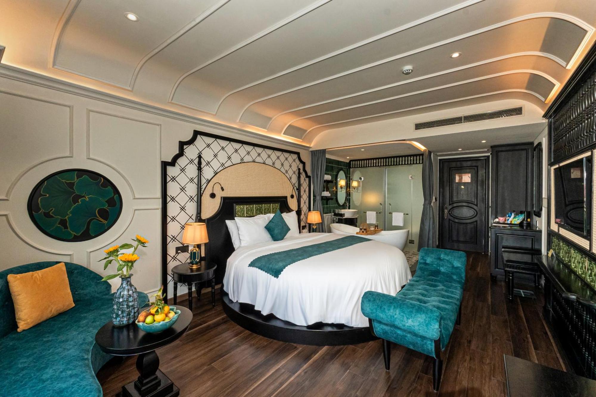 Grand Sunrise Palace Hoi An- A Luxury Indochine Hotel & Spa Exterior photo Deluxe Suite